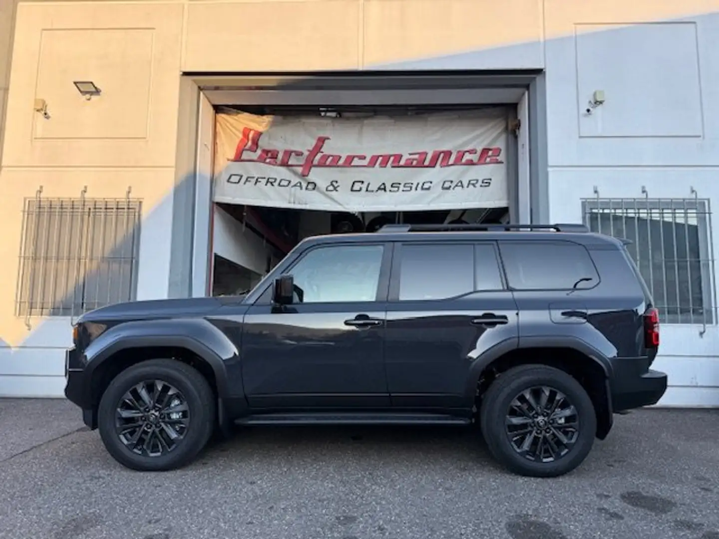 Toyota Land Cruiser 250 PRESIDENT 7 POSTI /PELLE MARRONE Gris - 1