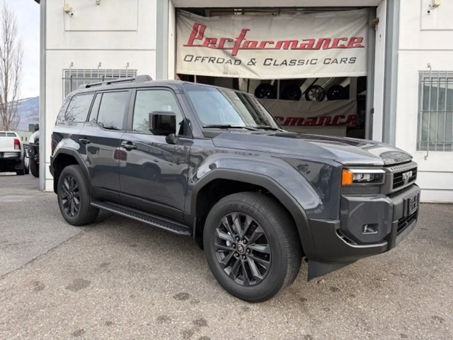 Toyota Land Cruiser MILD HYBRID MOD. 2026  7 POSTI Schwarz - 1