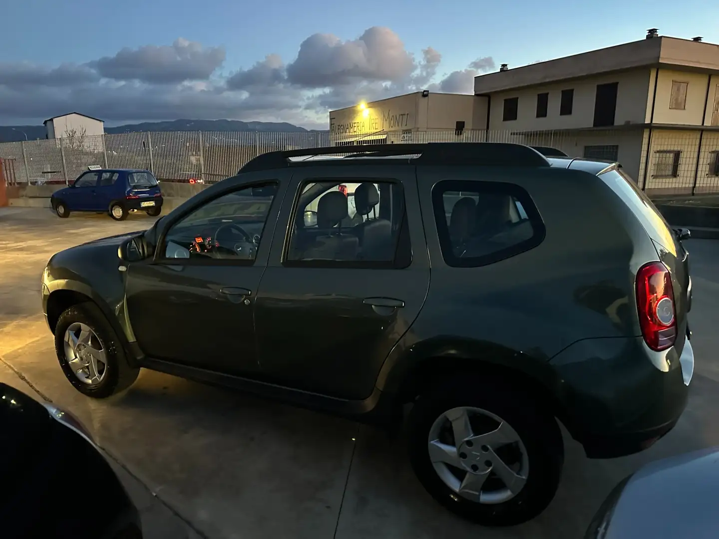 Dacia Duster 1.5 dCi 90CV 4x4 Ambiance Vert - 2