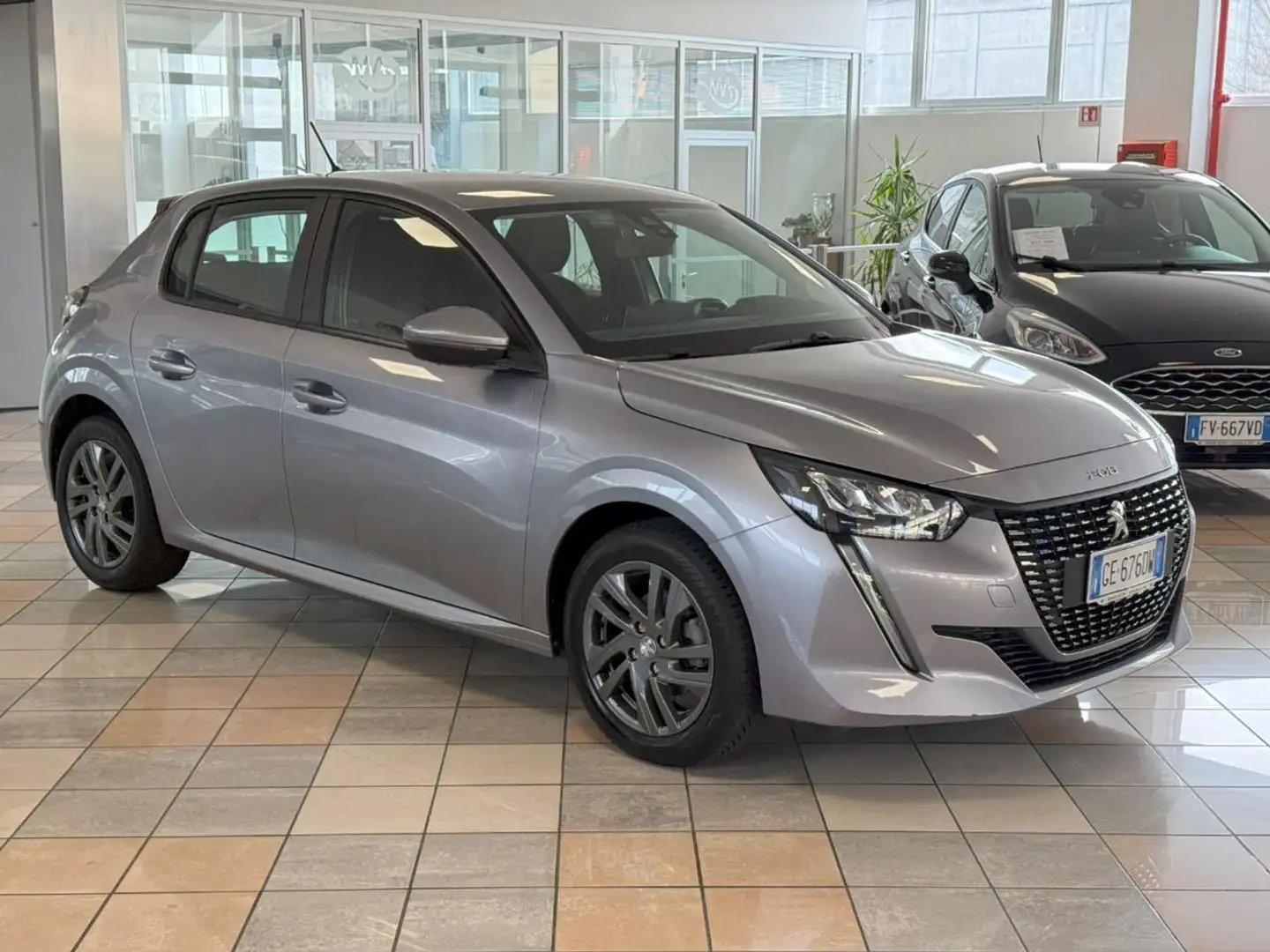 Peugeot 208 PureTech 75 Stop&Start 5 porte Active Pack Grau - 2