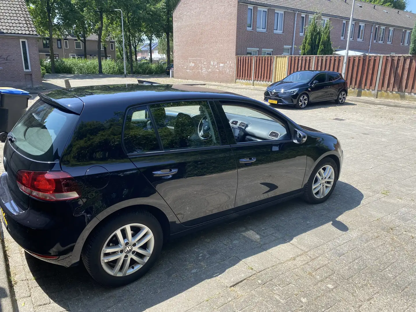 Volkswagen Golf 1.2 TSI Highl. BlueM Zwart - 1