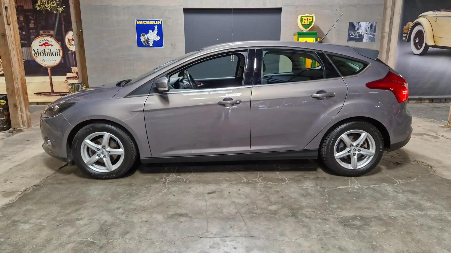 Ford Focus 1.0 EcoBoost Edition Plus 125PK | Rijklaarprijs | Grau - 2