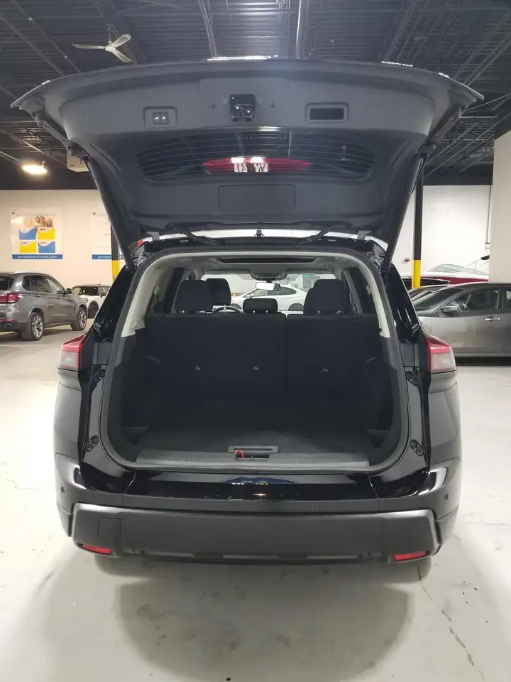 Nissan Rogue снимка Nissan Rogue