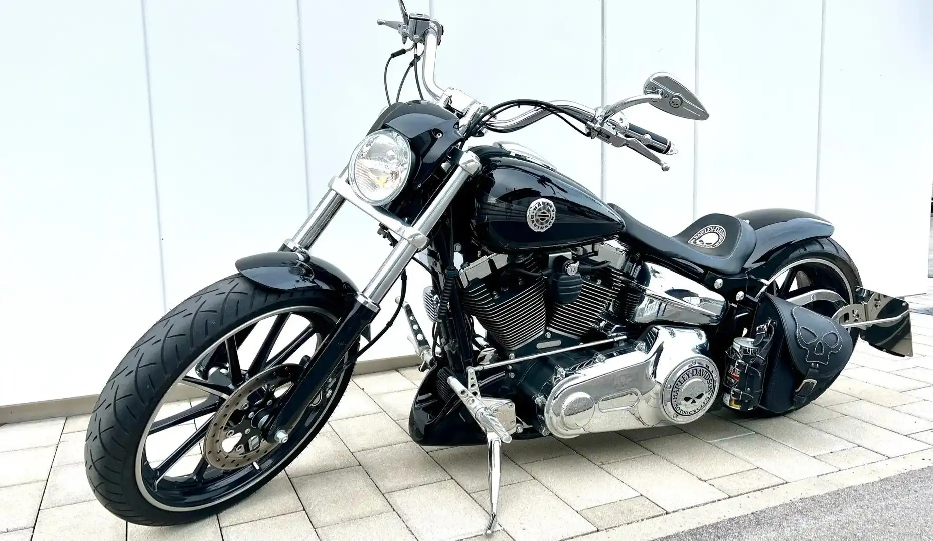 Harley-Davidson CVO Breakout Custom Siyah - 2