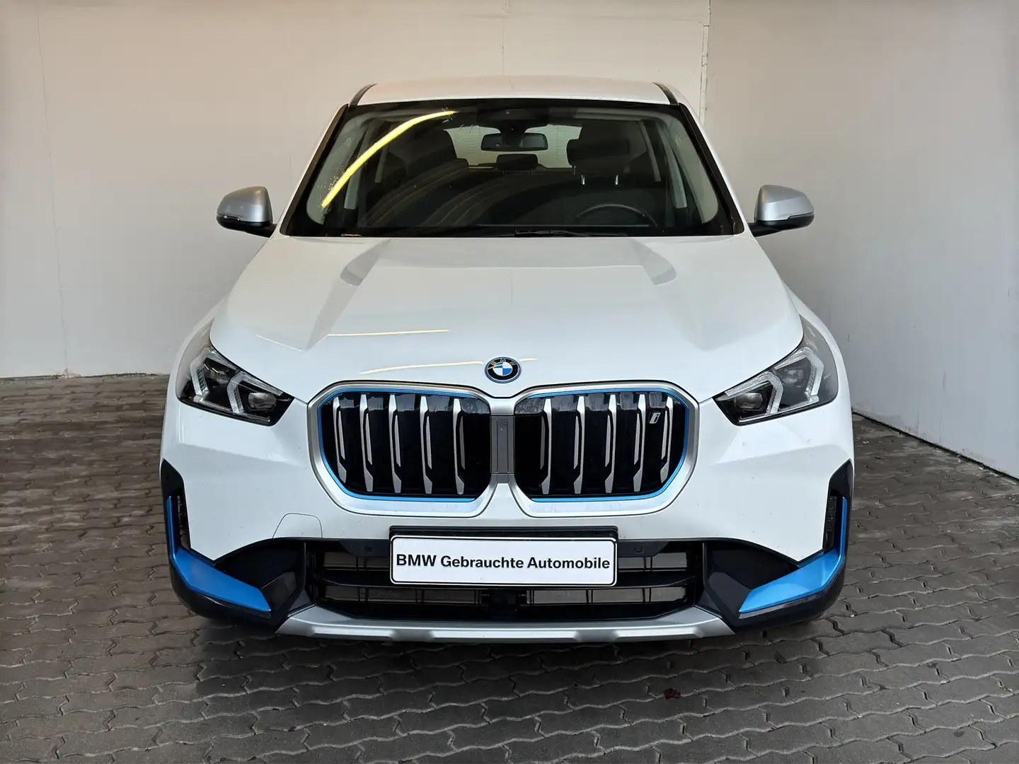 BMW iX1 xDrive30 xLine Navi.LED.KomfZg.RFK.Sitzheiz Weiß - 2