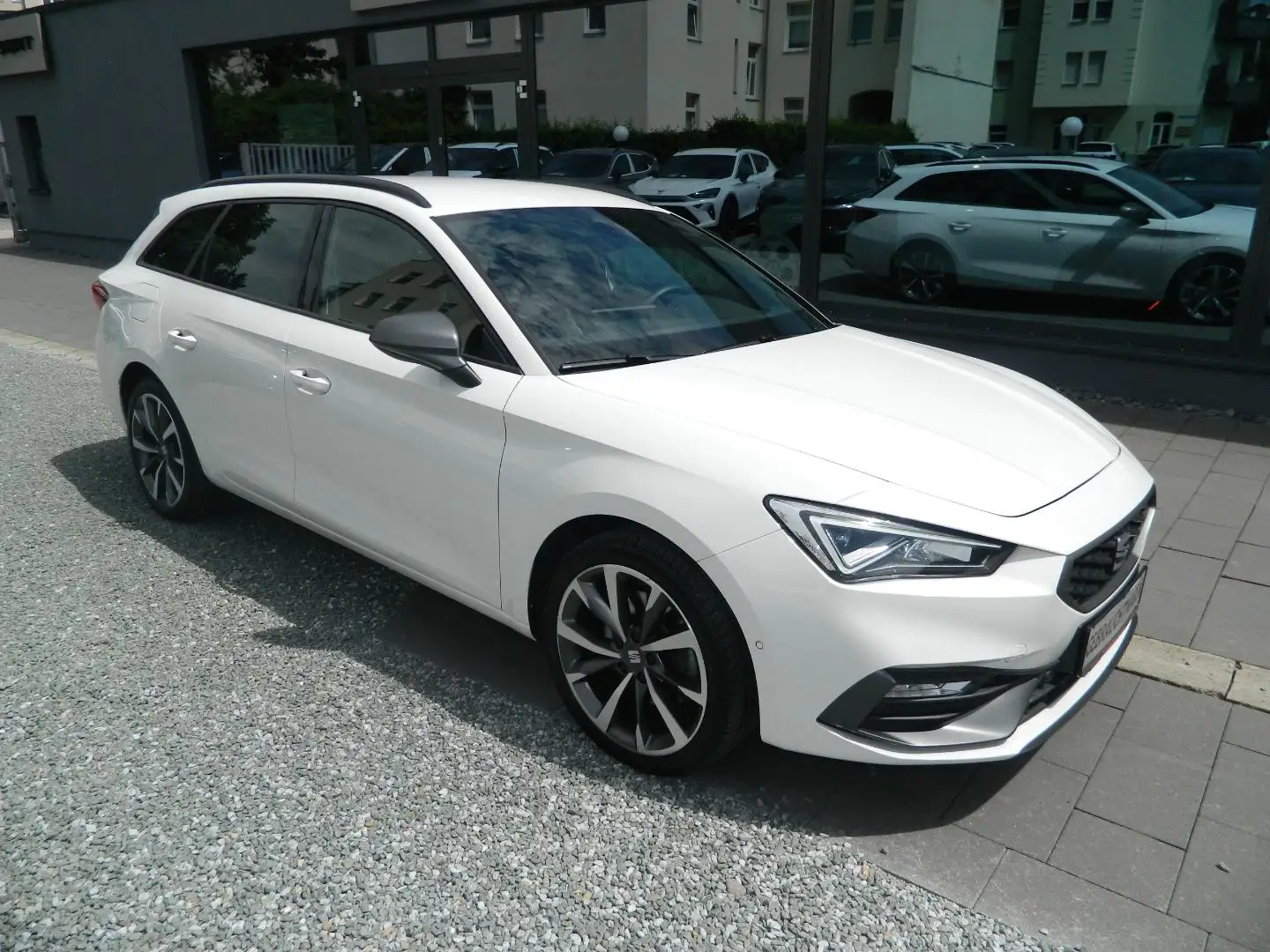 SEAT Leon SP FR 1.4 e-Hybrid 204 PS DSG AHZV/Navi/Sitzheiz/V Blanc - 1
