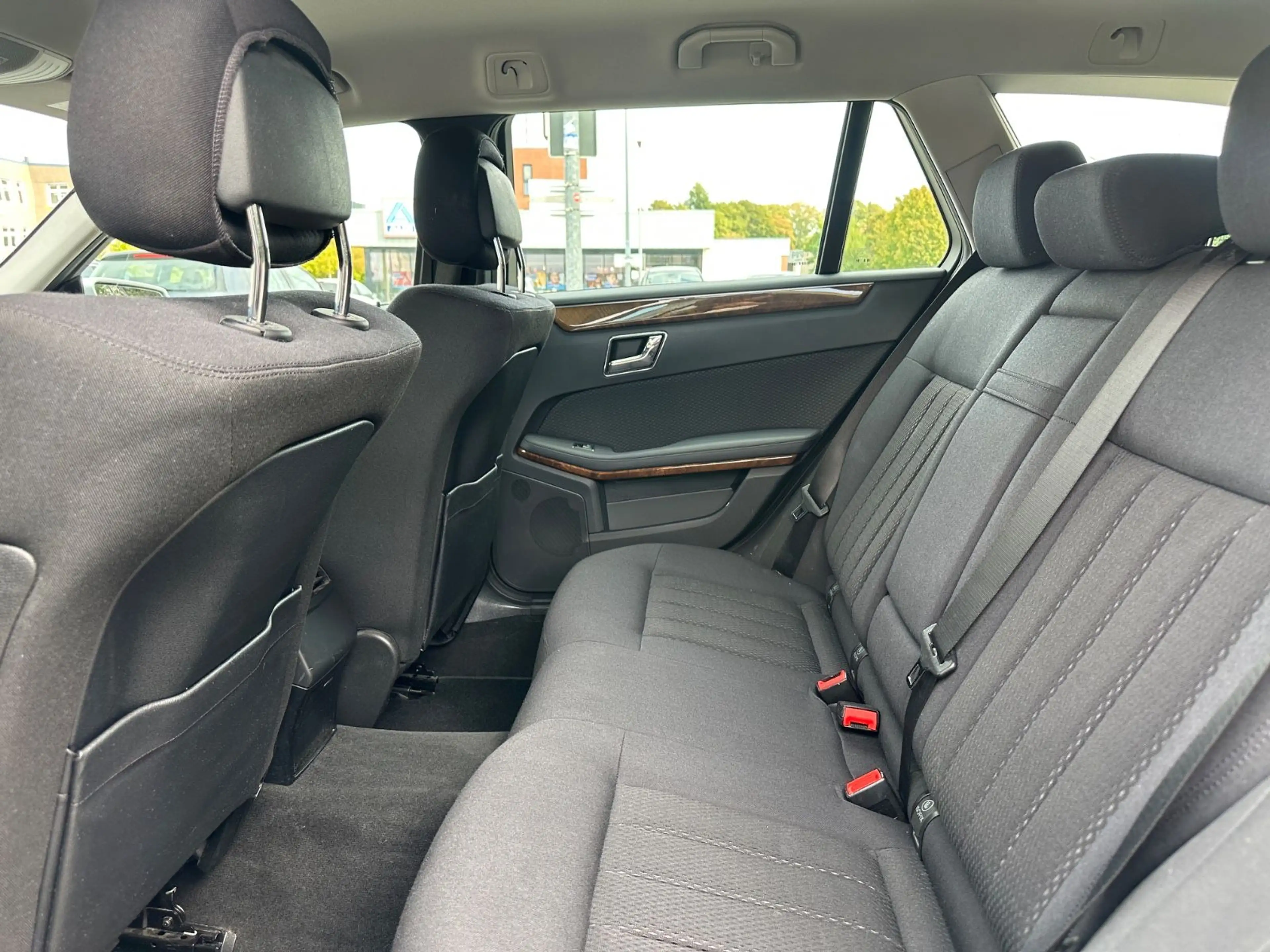 Mercedes-Benz E 220 E T-Modell*TÜV NEU*KLIMA*Elegance* — photo 27