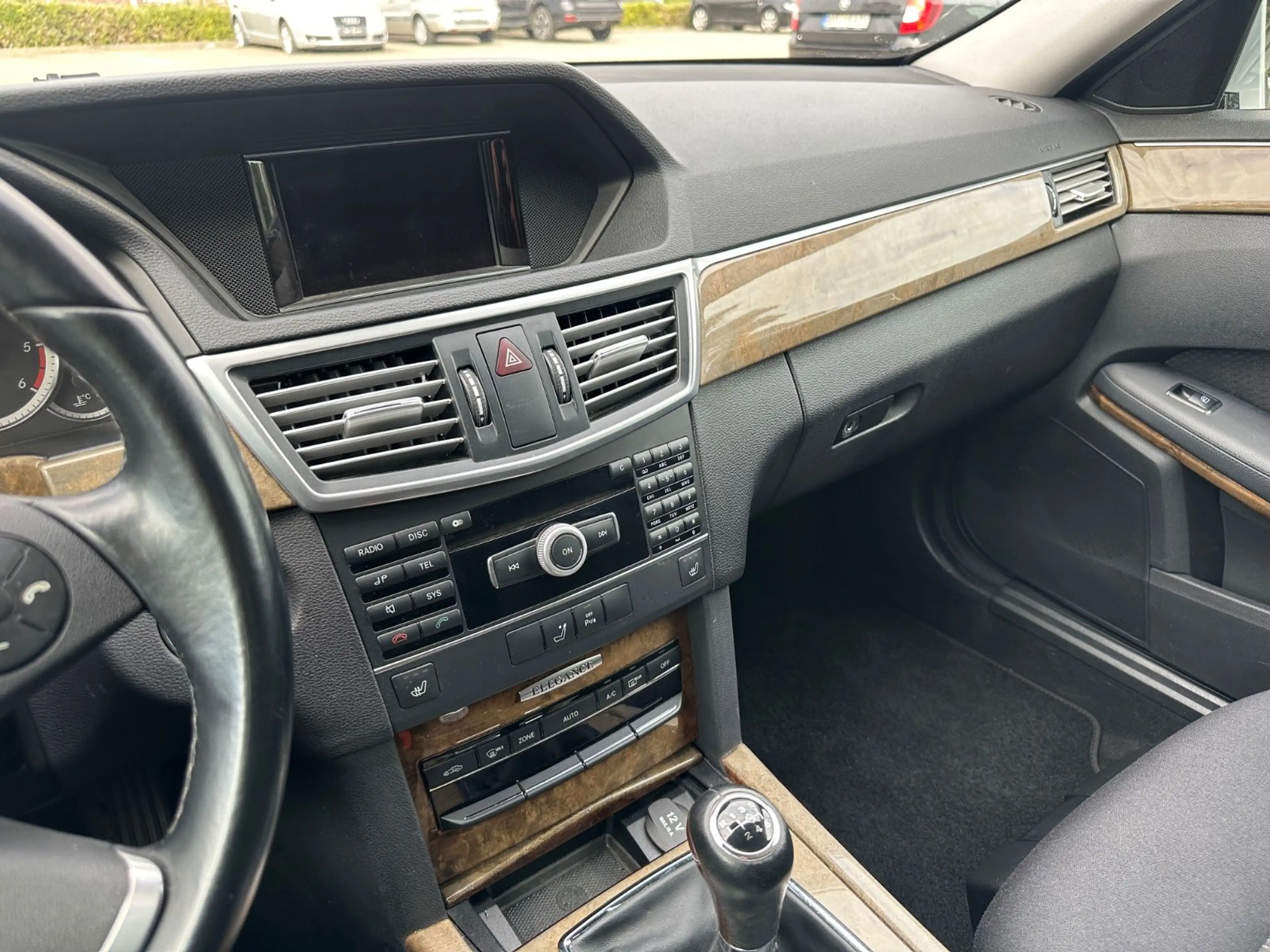 Mercedes-Benz E 220 E T-Modell*TÜV NEU*KLIMA*Elegance* — photo 17