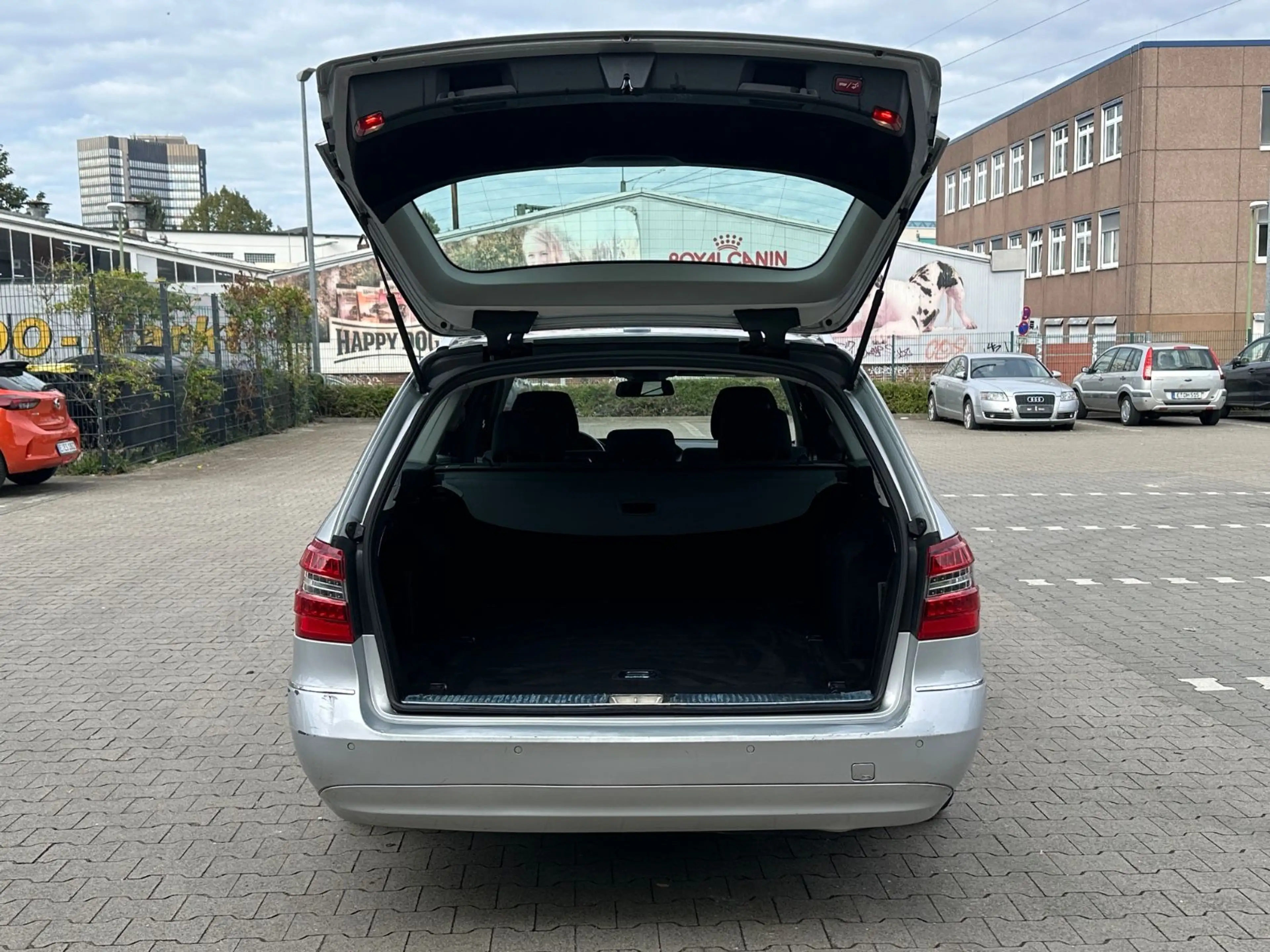 Mercedes-Benz E 220 E T-Modell*TÜV NEU*KLIMA*Elegance* — photo 4