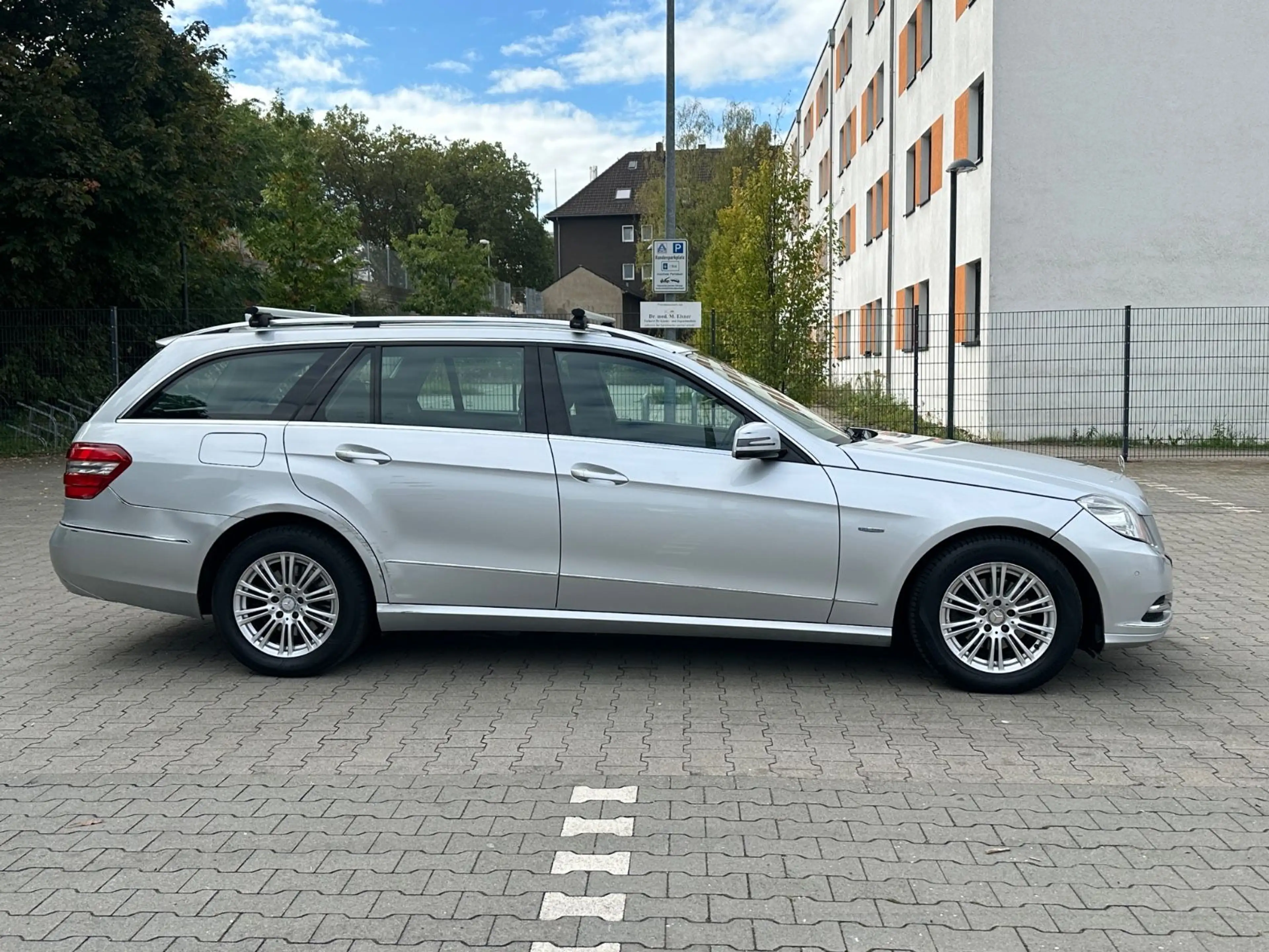 Mercedes-Benz E 220 E T-Modell*TÜV NEU*KLIMA*Elegance* — photo 8