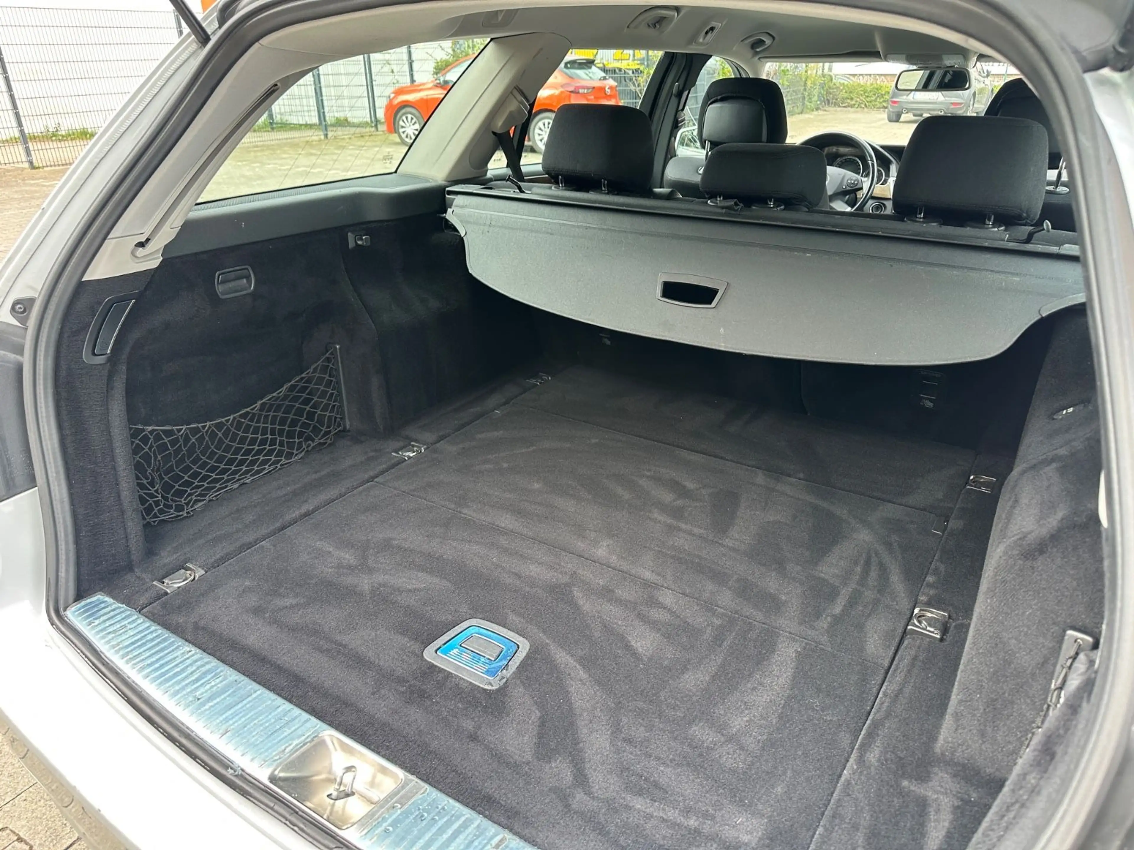 Mercedes-Benz E 220 E T-Modell*TÜV NEU*KLIMA*Elegance* — photo 5