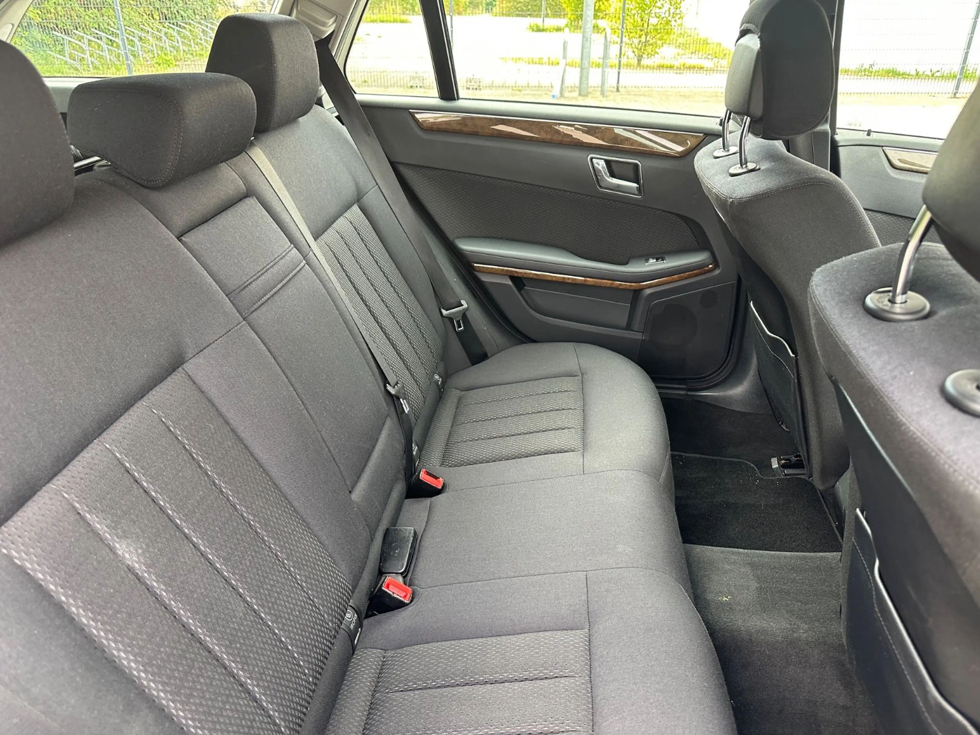 Mercedes-Benz E 220 E T-Modell*TÜV NEU*KLIMA*Elegance* — photo 24