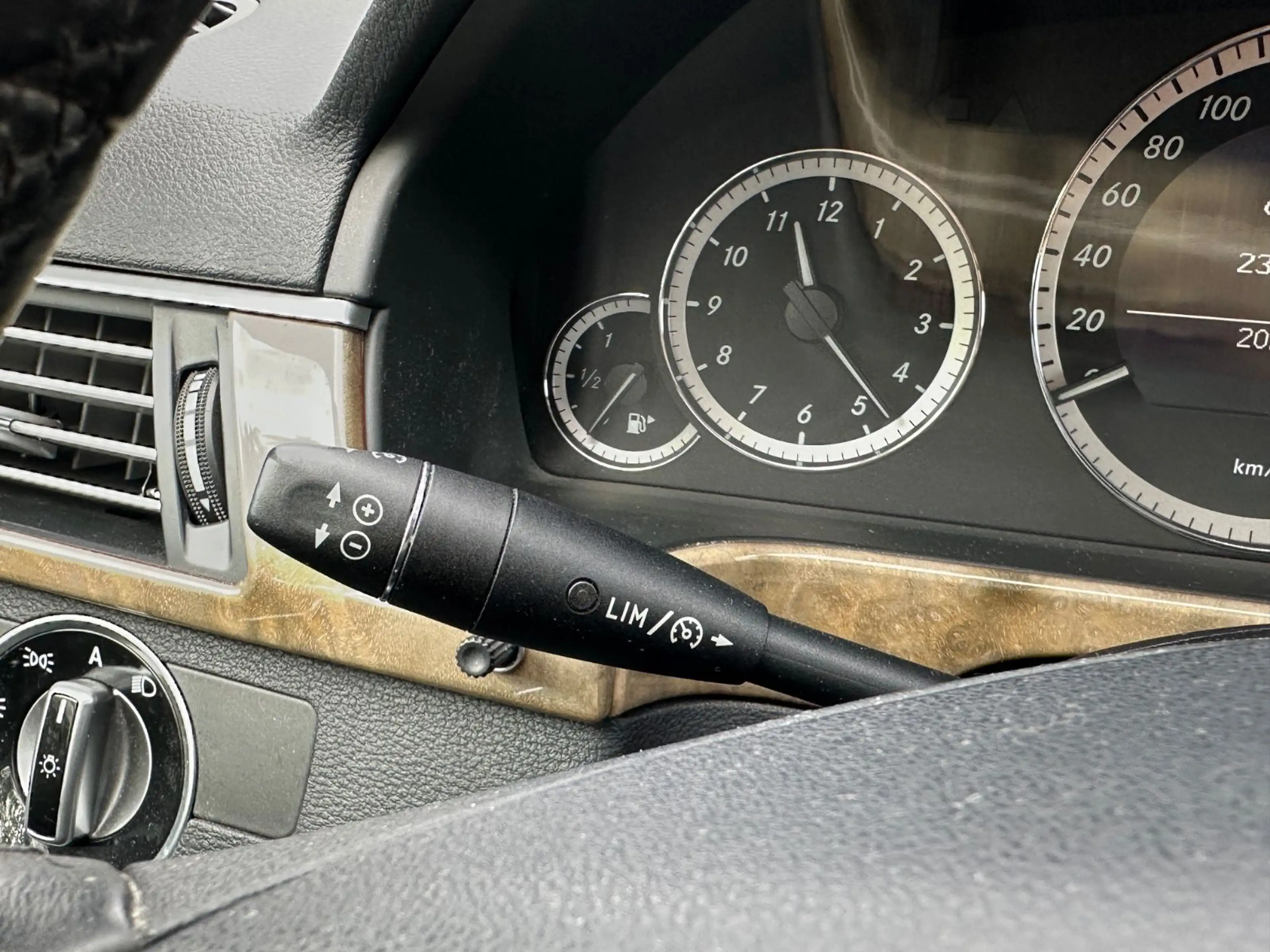 Mercedes-Benz E 220 E T-Modell*TÜV NEU*KLIMA*Elegance* — photo 16