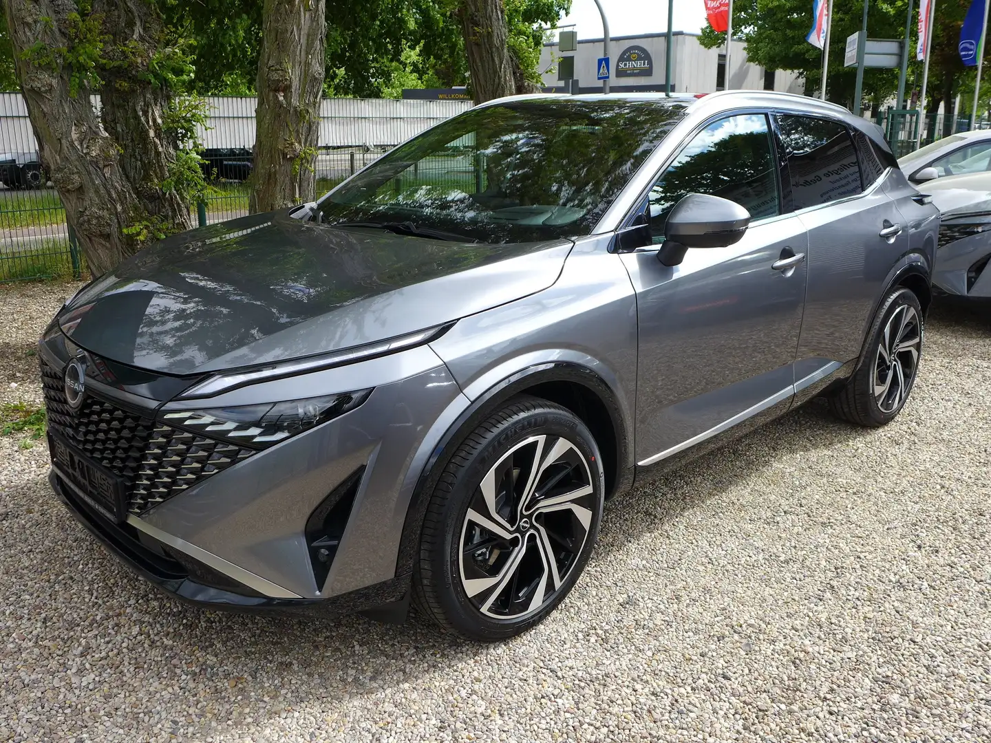 Nissan Qashqai 1.3 DIG-T MHEV Xtronic Tekna+ Facelift Grau - 1