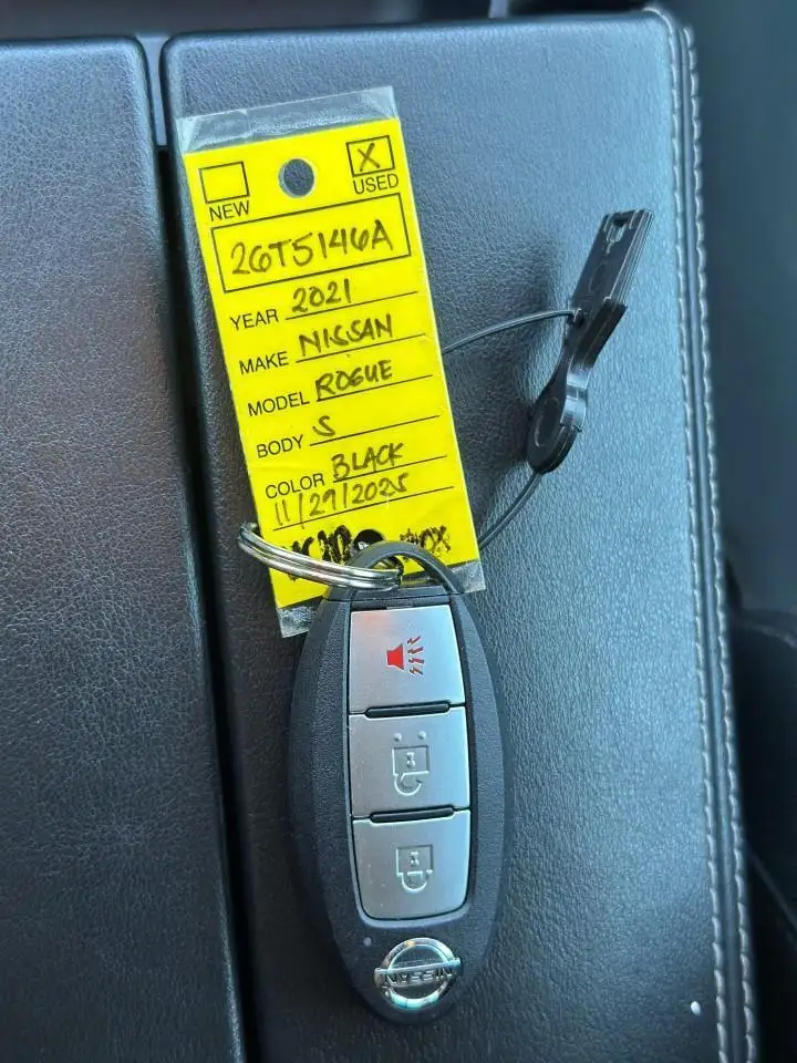Nissan Rogue снимка Nissan Rogue