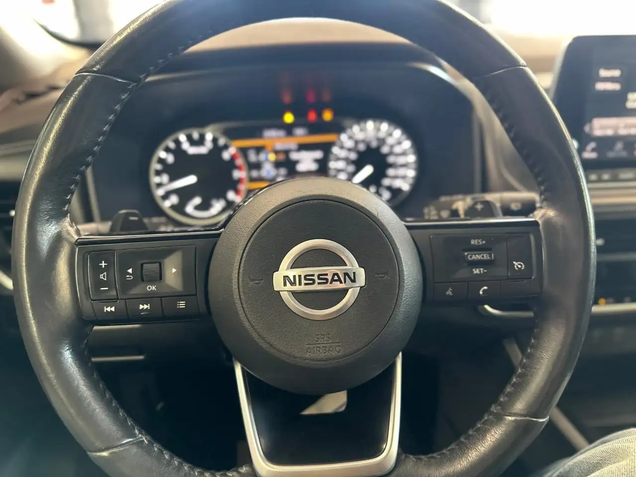 Nissan Rogue снимка Nissan Rogue