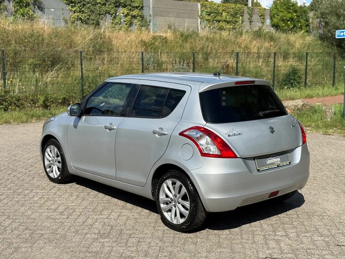 Suzuki Swift 1.2 Exclusive EASSS CRUISE I KEYLESS I VOLL OPTIES Grijs - 2