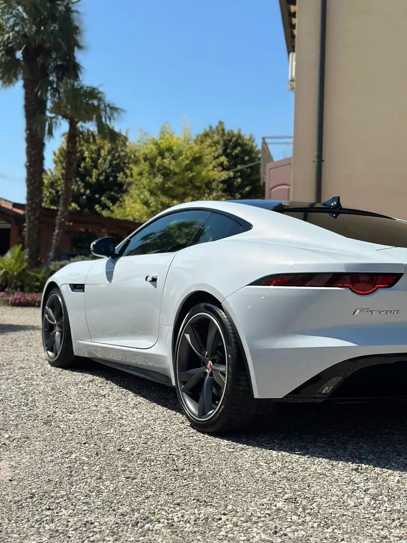 Jaguar F-Type F-Type Coupe 2.0 i4 rwd 300cv auto R-DYNAMIC Blanc - 2