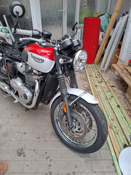 Triumph Bonneville T120 - foto 6