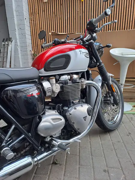 Triumph Bonneville T120 - foto 4