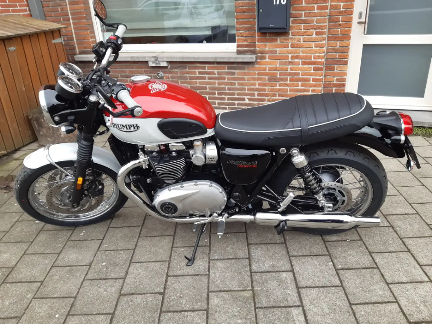 Triumph Bonneville T120 Bud Ekins special edition Rojo - 1
