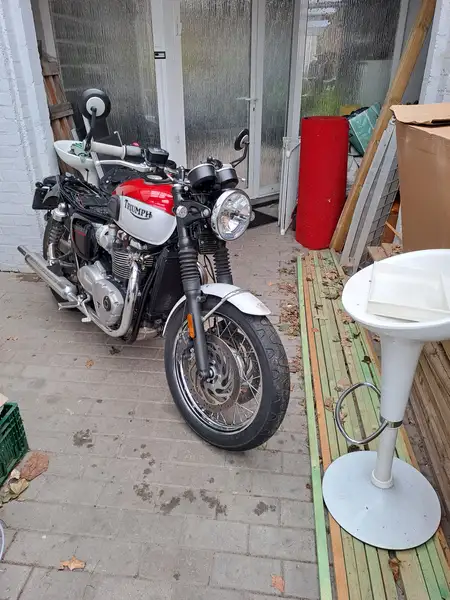 Triumph Bonneville T120 - foto 7