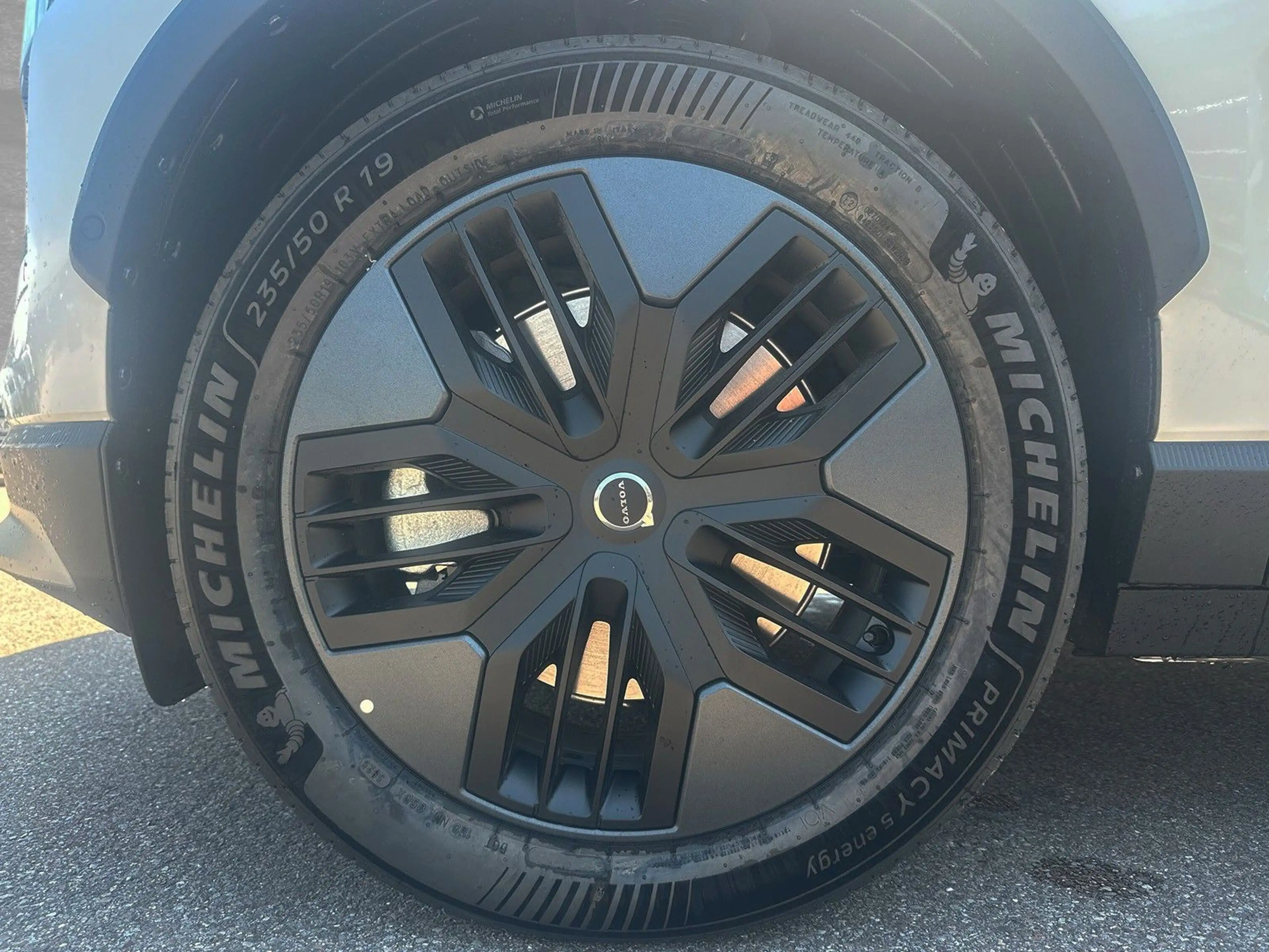 Volvo EX30 Cross Country Ultra Twin Motor AWD ACC — photo 2