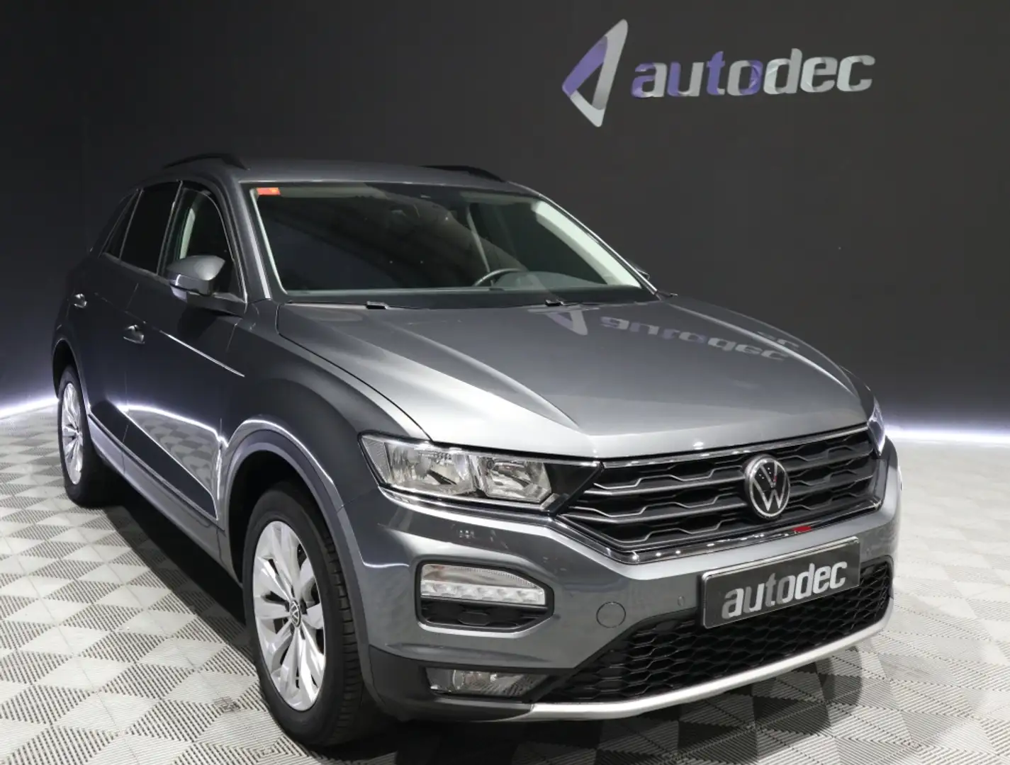 Volkswagen T-Roc 2.0TDI Advance Style DSG7 Grijs - 2