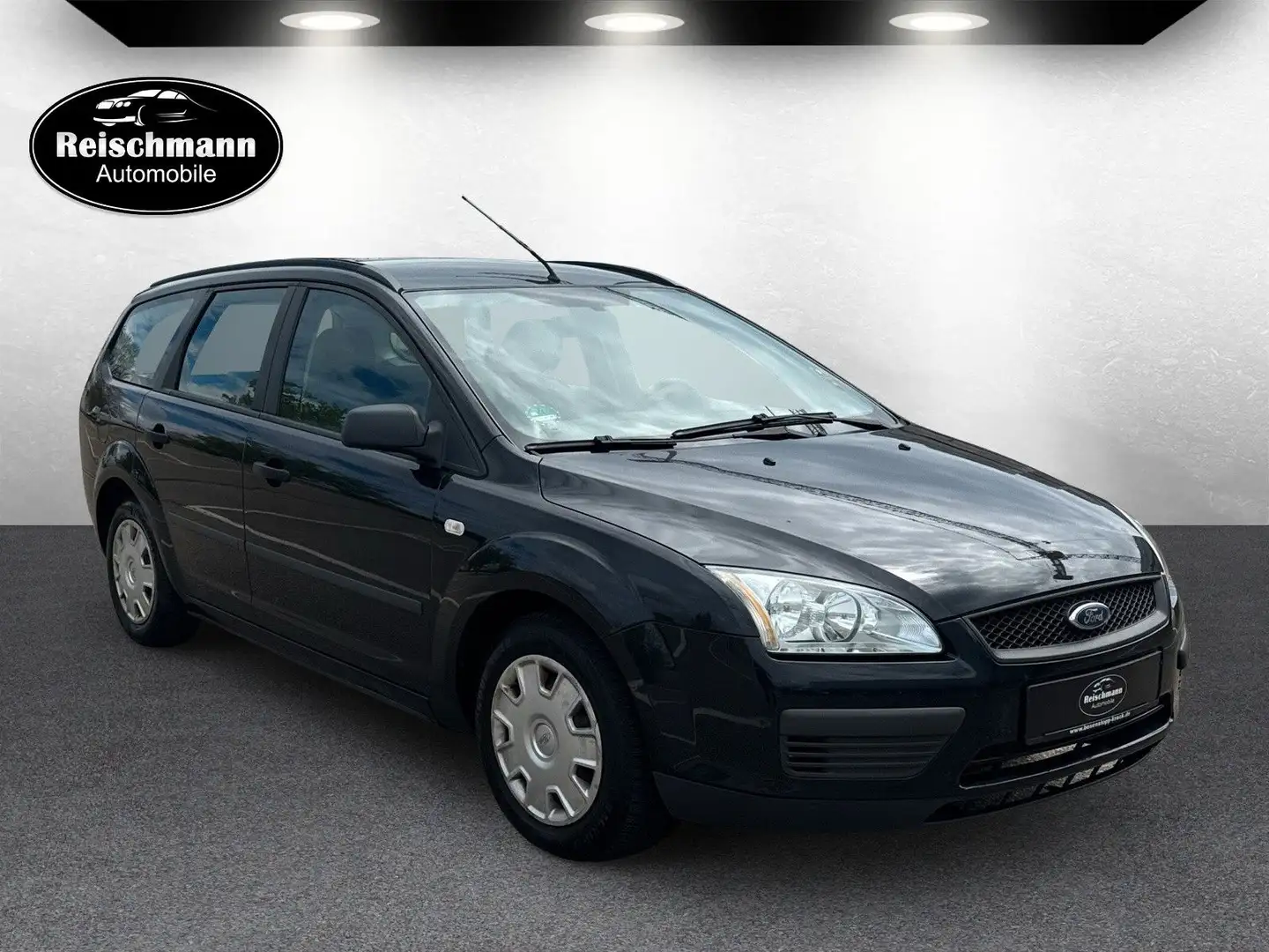 Ford Focus Turnier Fun 1,6 8fach HU NEU Schwarz - 2