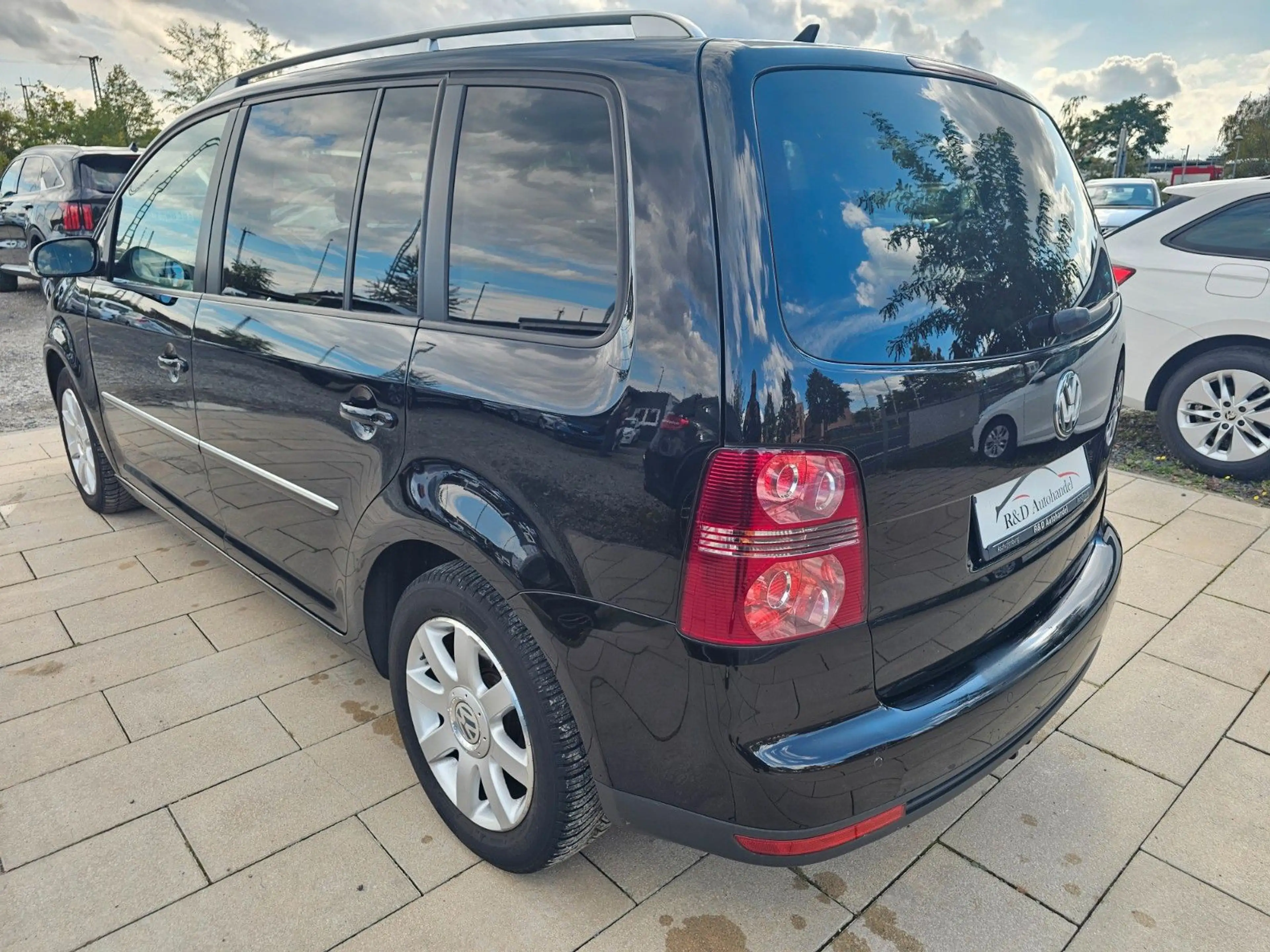 Volkswagen Touran Highline Xenon — photo 9