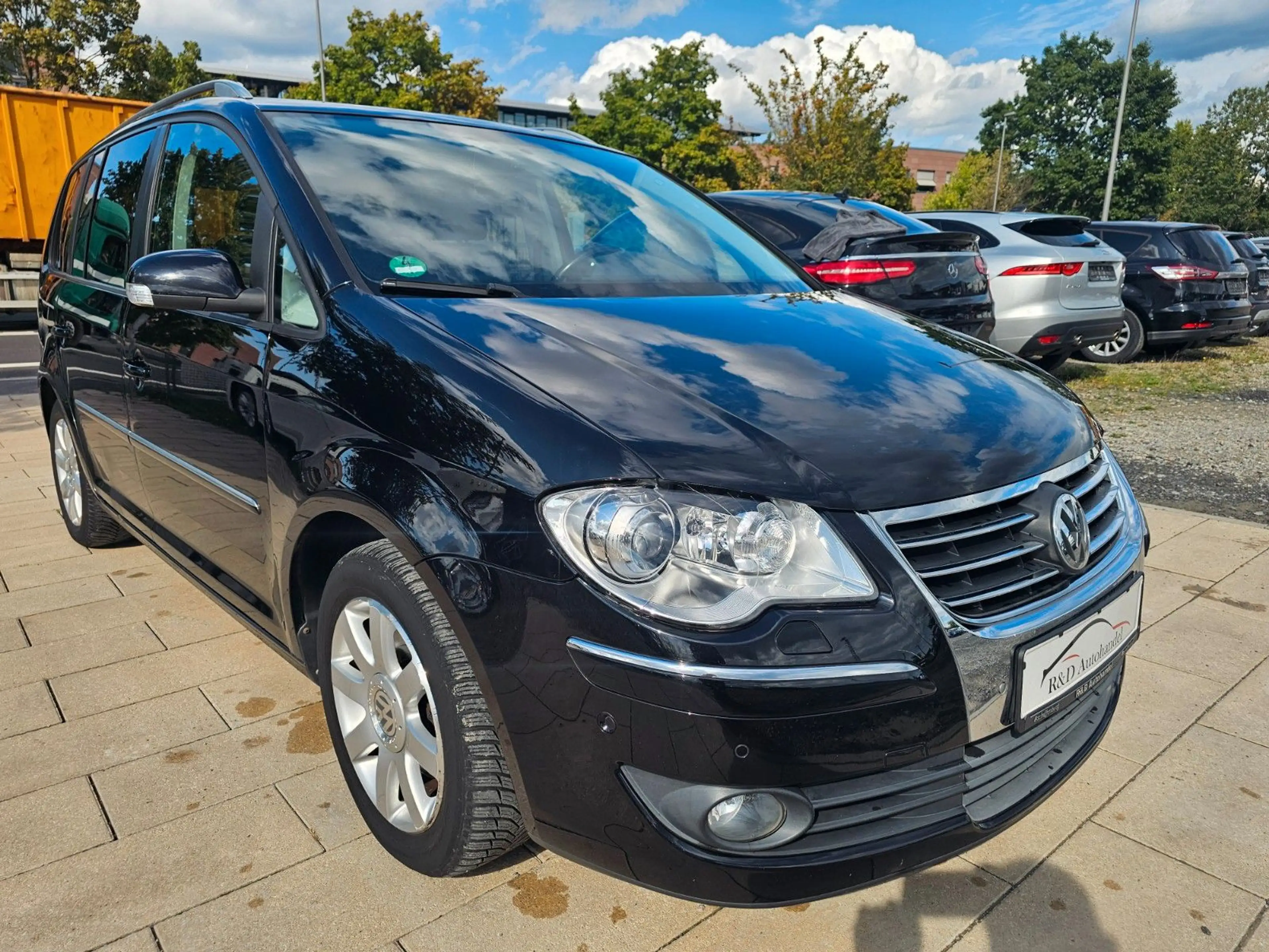 Volkswagen Touran Highline Xenon — photo 2