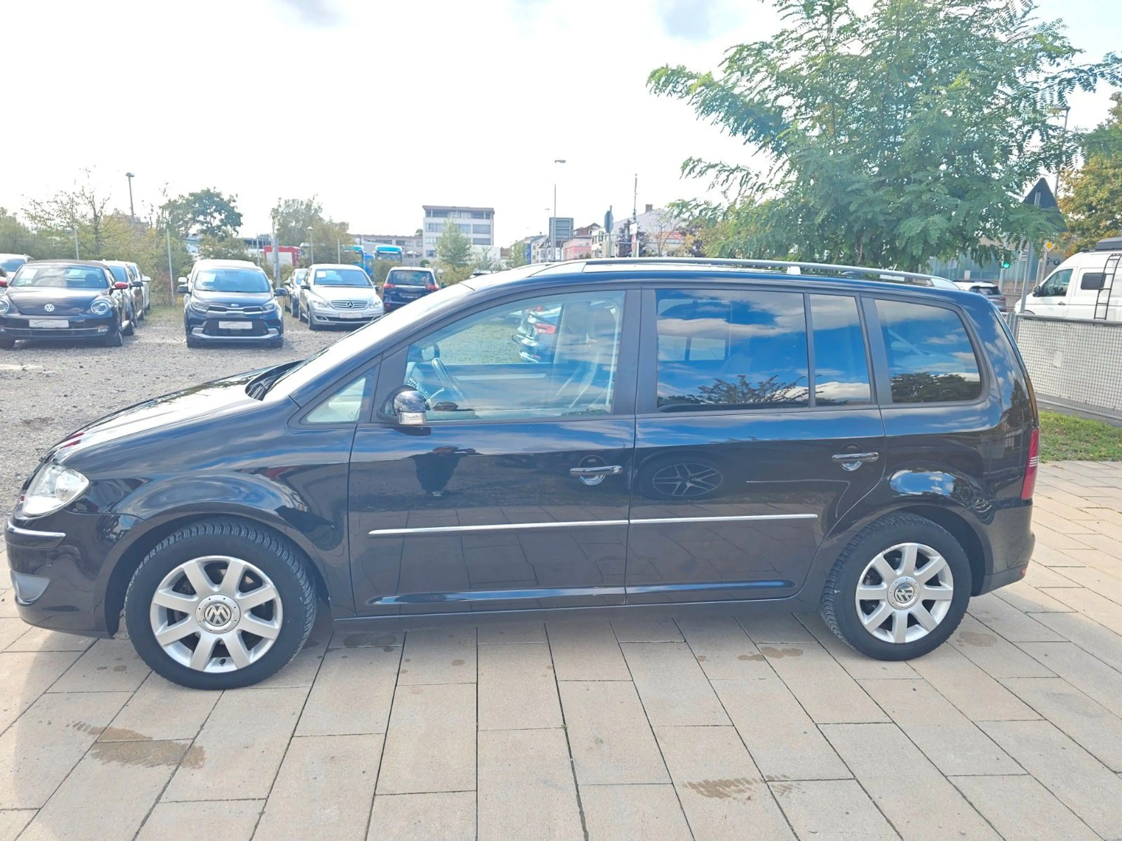Volkswagen Touran Highline Xenon — photo 4