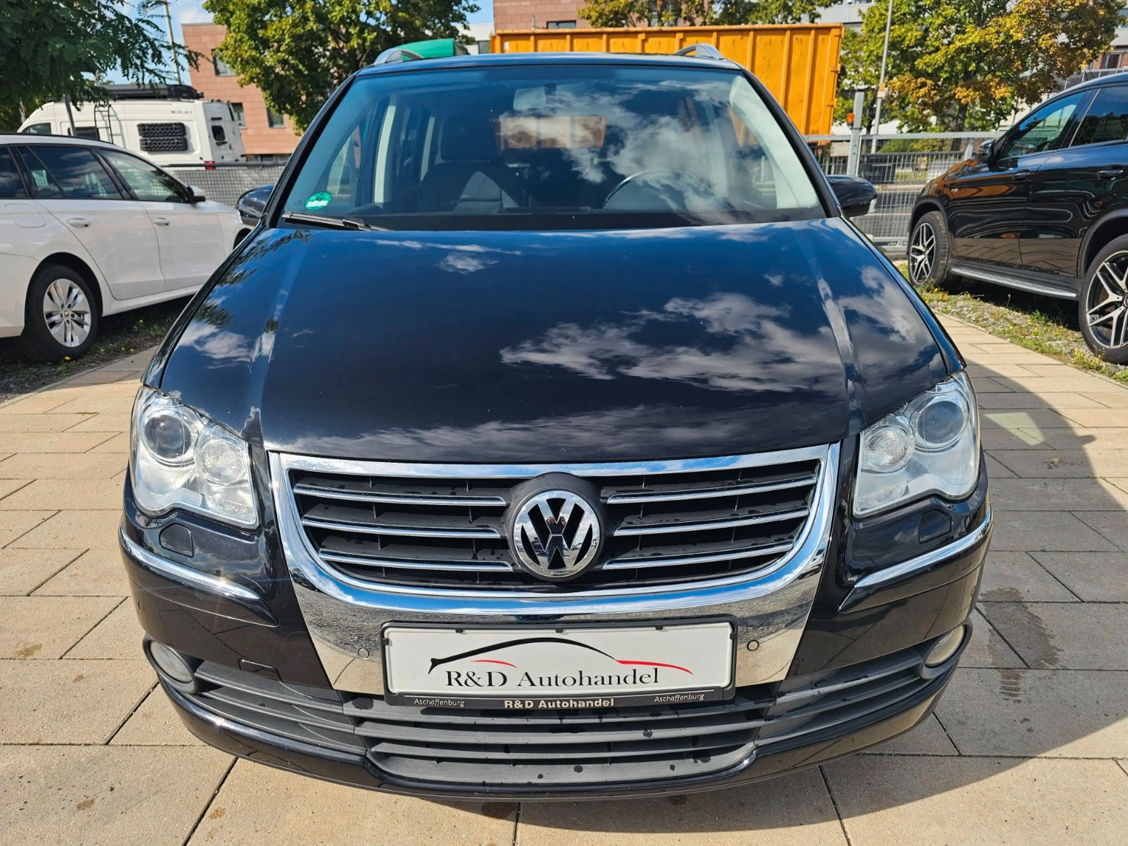 Volkswagen Touran Highline Xenon — photo 3