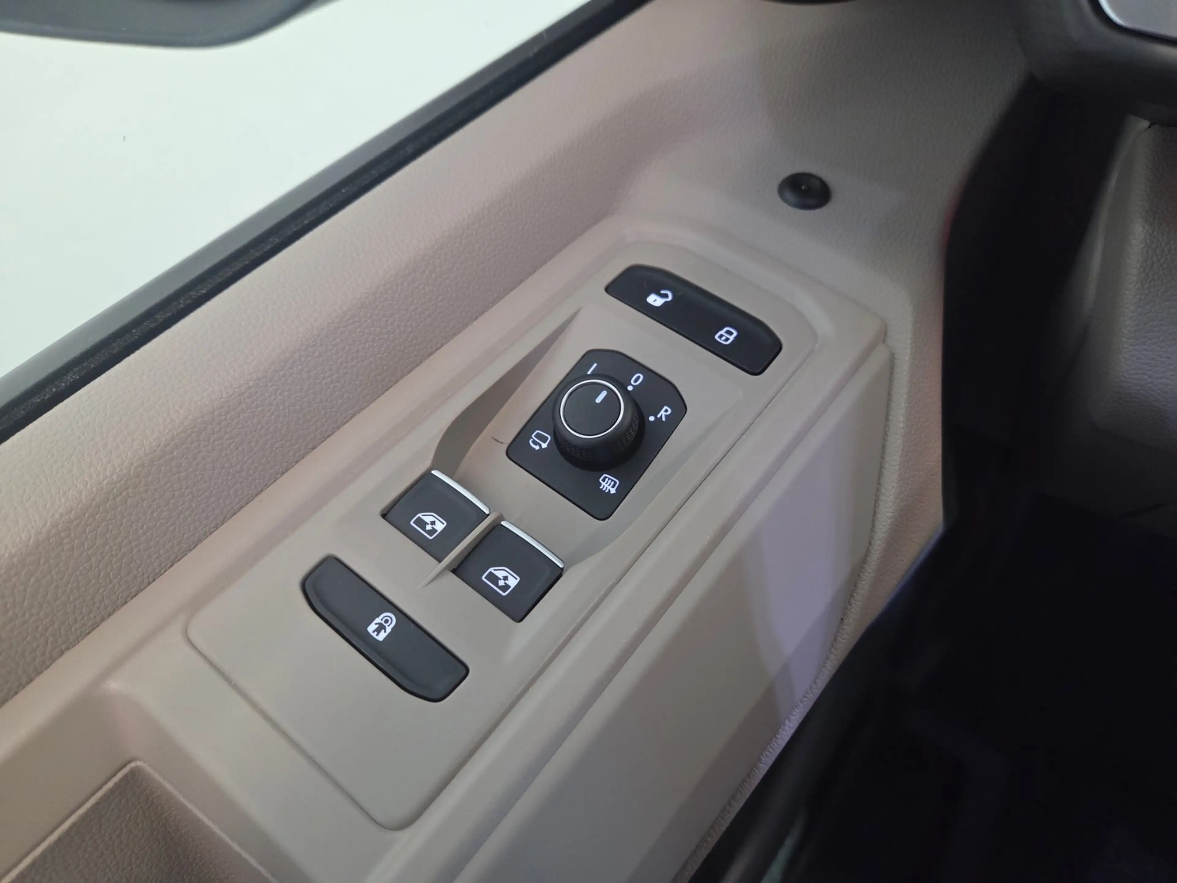 Volkswagen T7 California VW T7 California Ocean eHybrid 180 kW 4M — photo 14