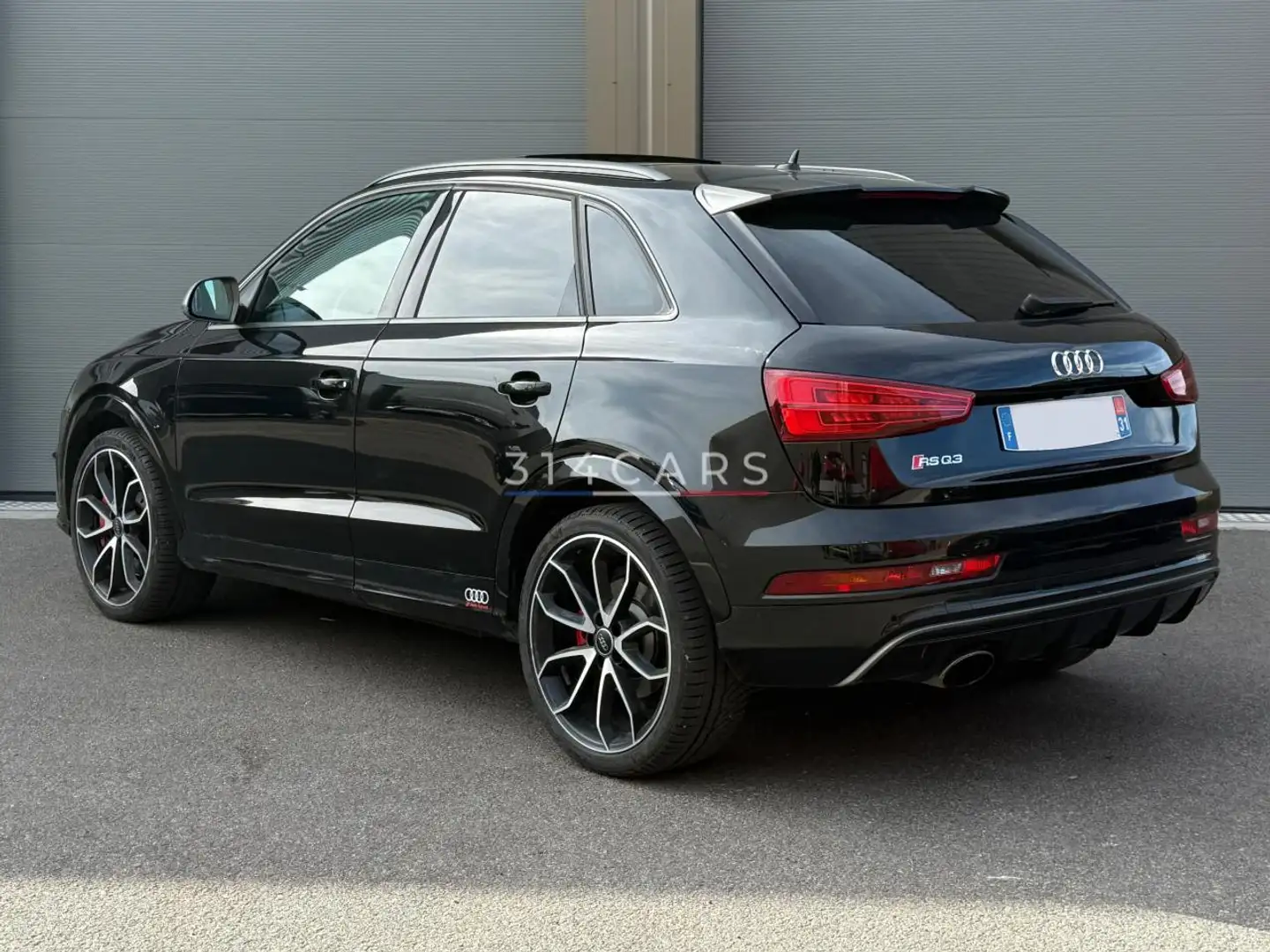Audi RS Q3 RSQ3 2.5 TFSI 367 BV S-tronic RS Performance Černá - 2