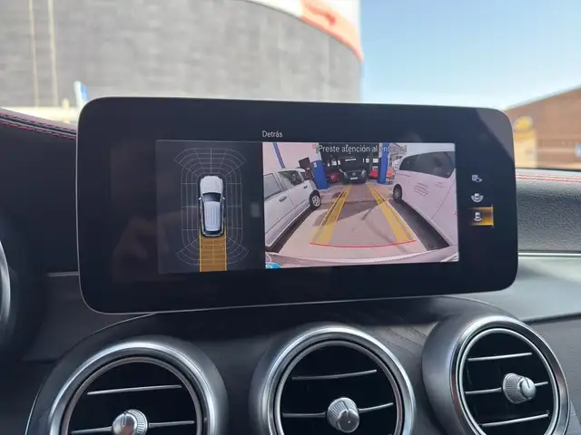Mercedes-Benz GLC view 14