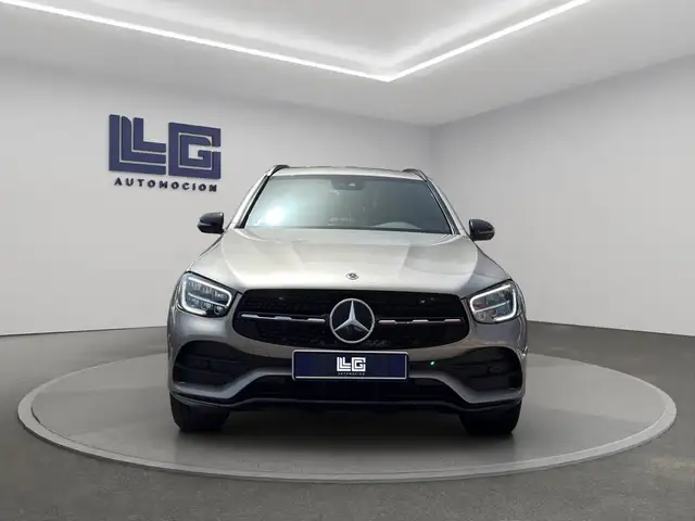 Mercedes-Benz GLC view 3