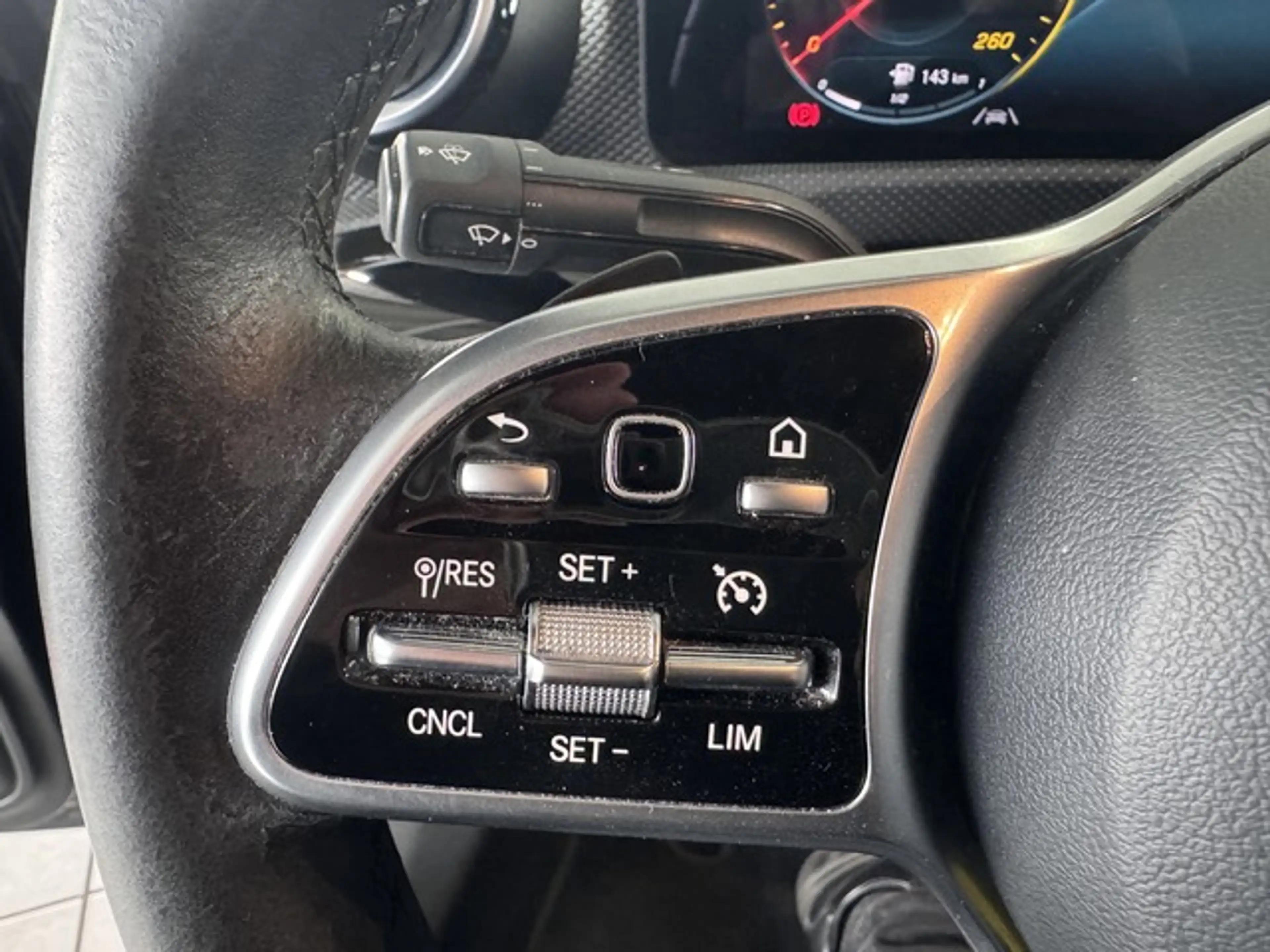 Mercedes-Benz CLA 200 d°LED°NAVI°Standheizung°PDC° — photo 15