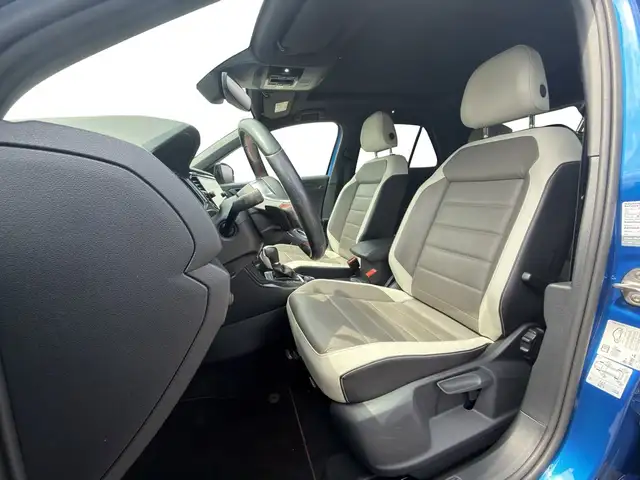 Volkswagen T-Roc view 14