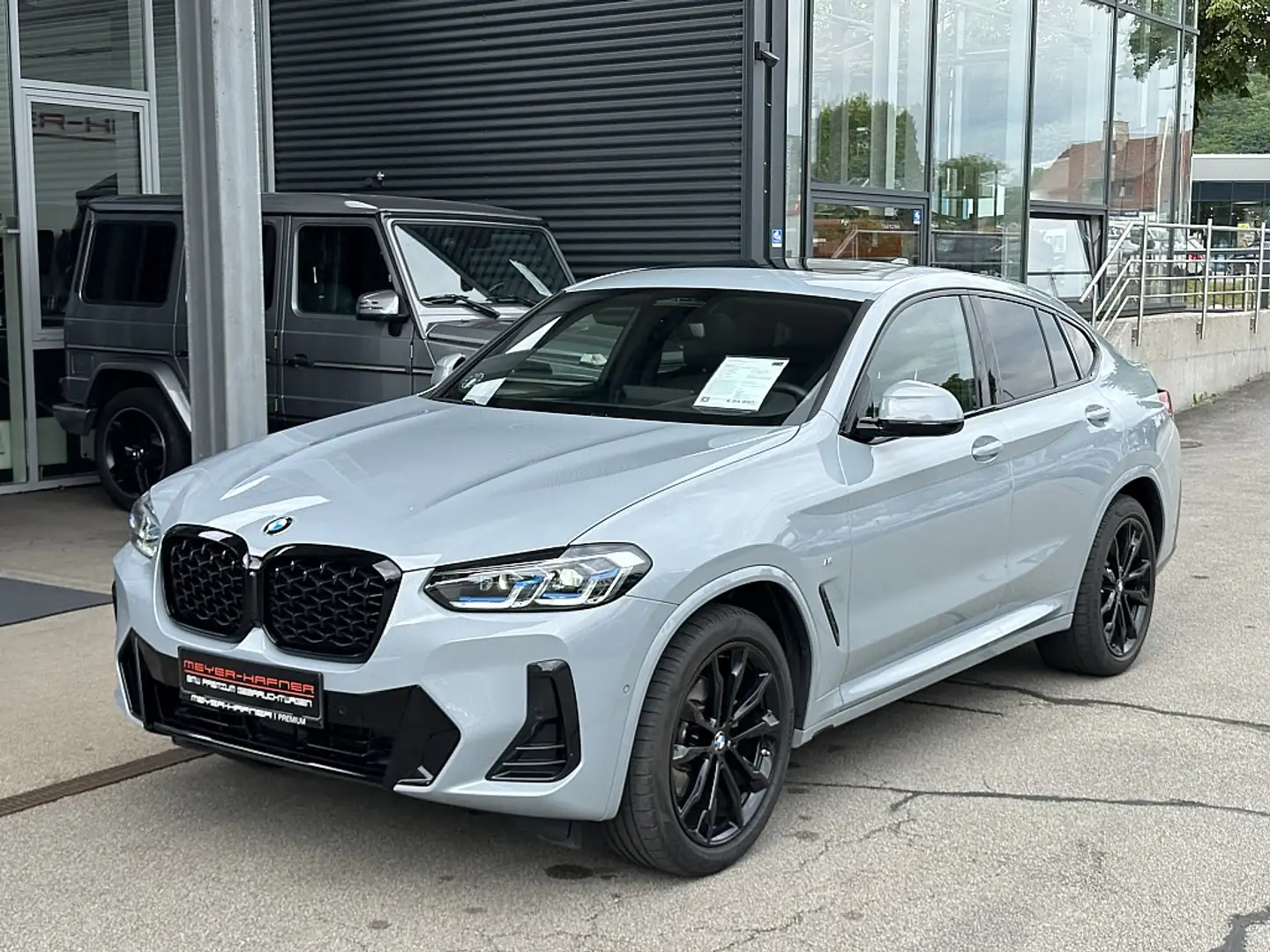 BMW X4 xDrive20i M-Paket Aut. / LKHZ / Head Up / Pano ... Grau - 1