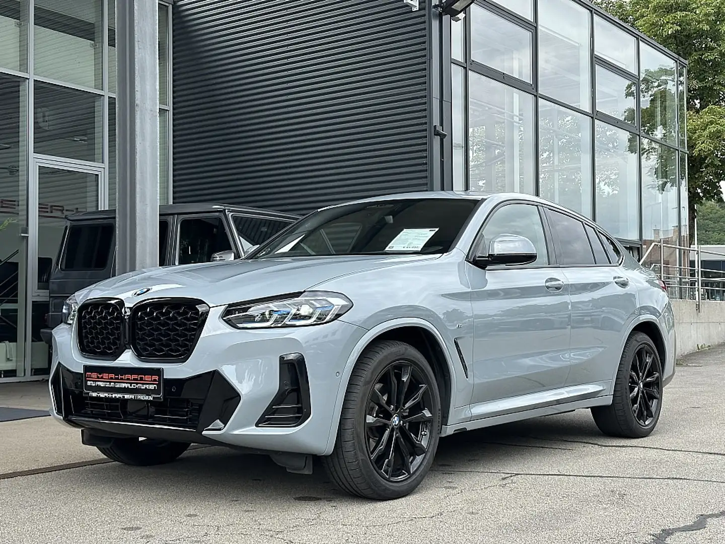BMW X4 xDrive20i M-Paket Aut. / LKHZ / Head Up / Pano ... Grau - 2