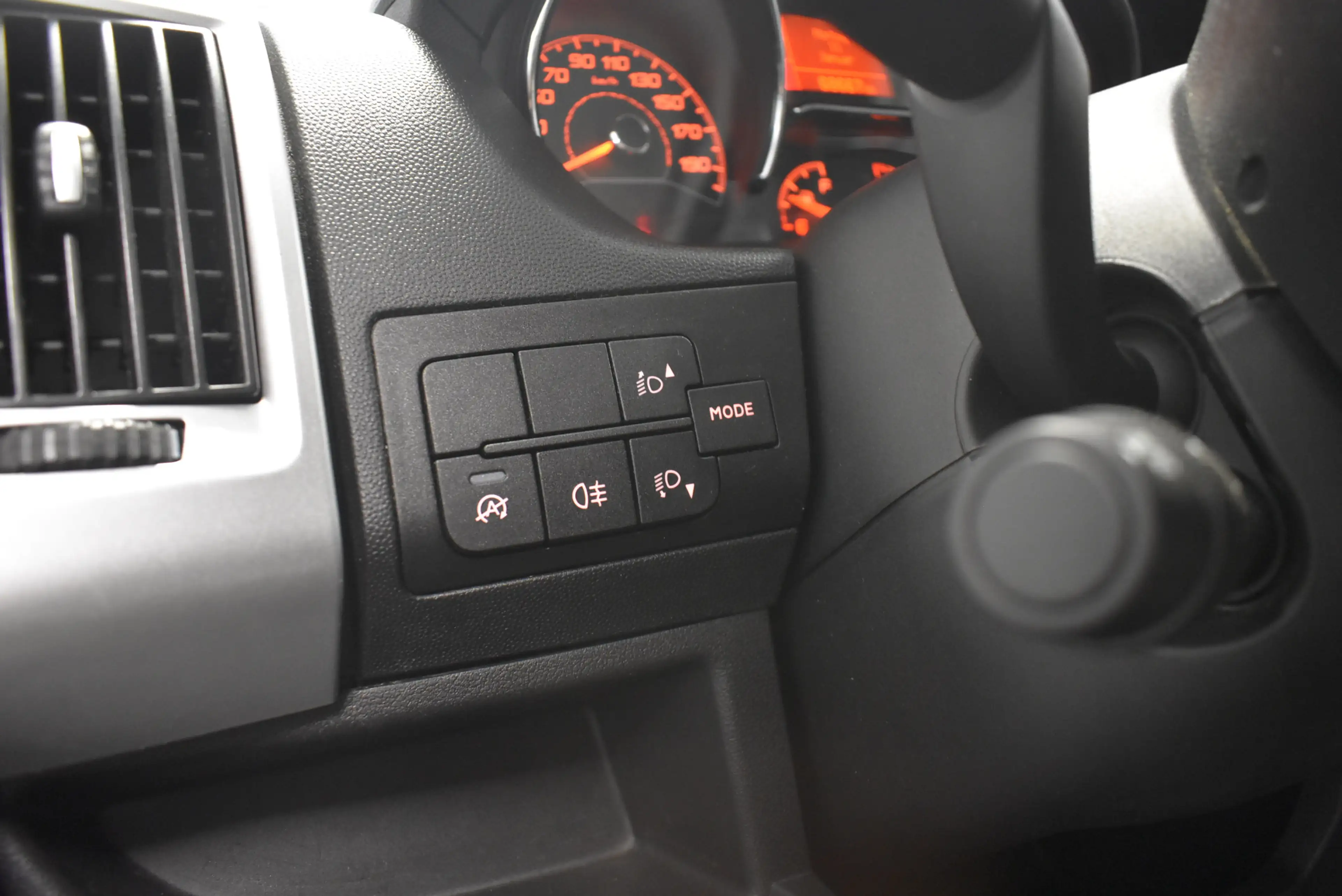 Peugeot Boxer 333 L2H2 BlueHDi 140 Carplay Kamera Temp — photo 13