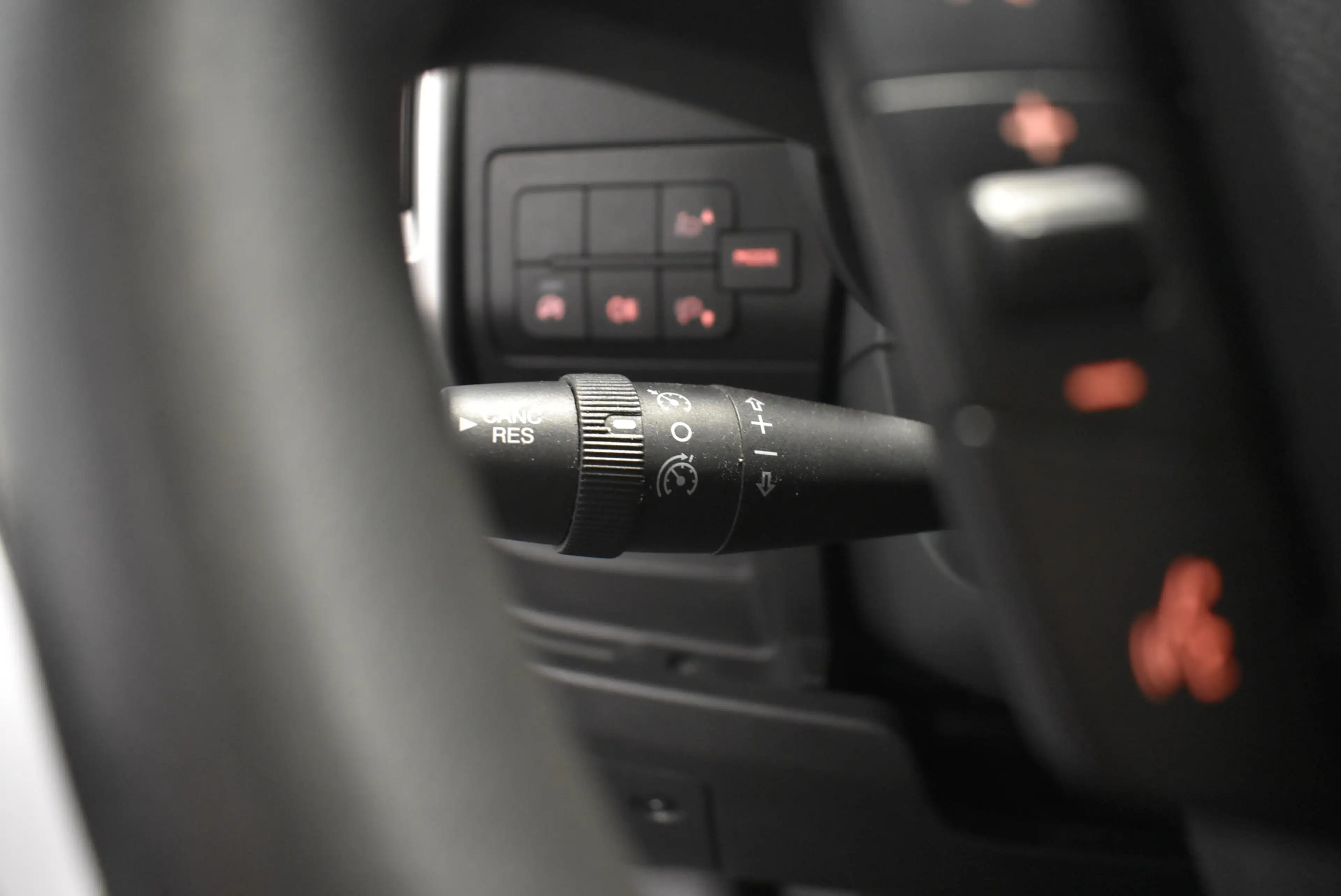 Peugeot Boxer 333 L2H2 BlueHDi 140 Carplay Kamera Temp — photo 12