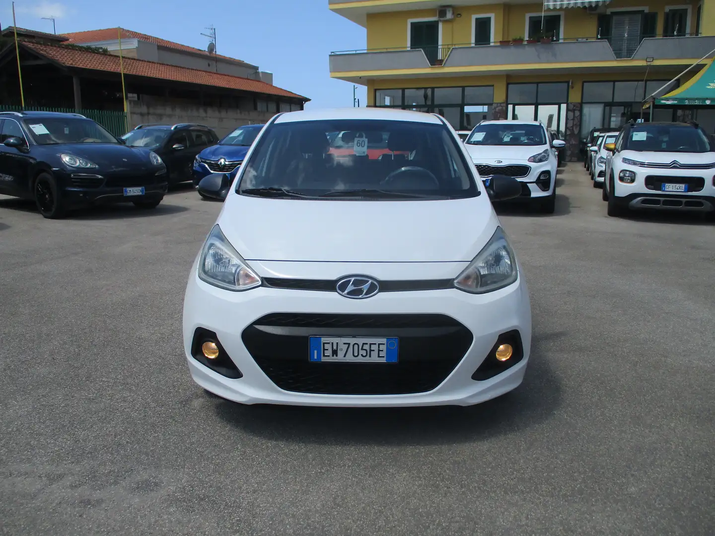 Hyundai i10 i10 1.0 STYLE BENZINA EURO 5 +600.00 GPL NUOVO Bianco - 2