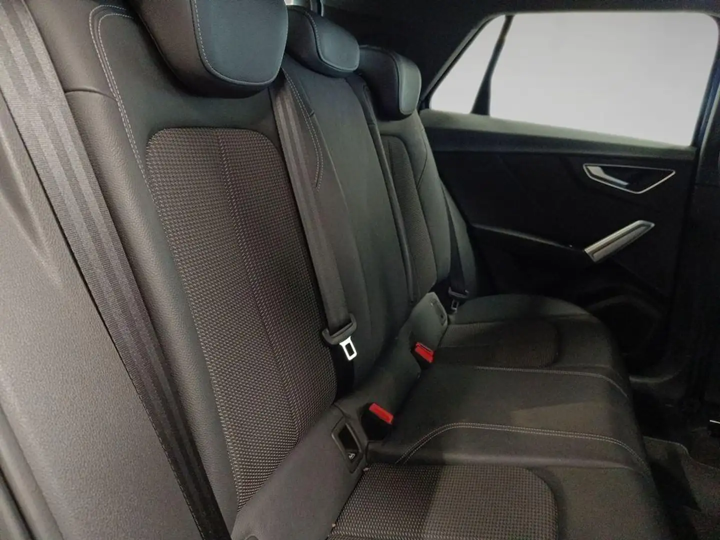 Audi Q2 35 TDI Adrenalin S tronic 110kW Blau - 2