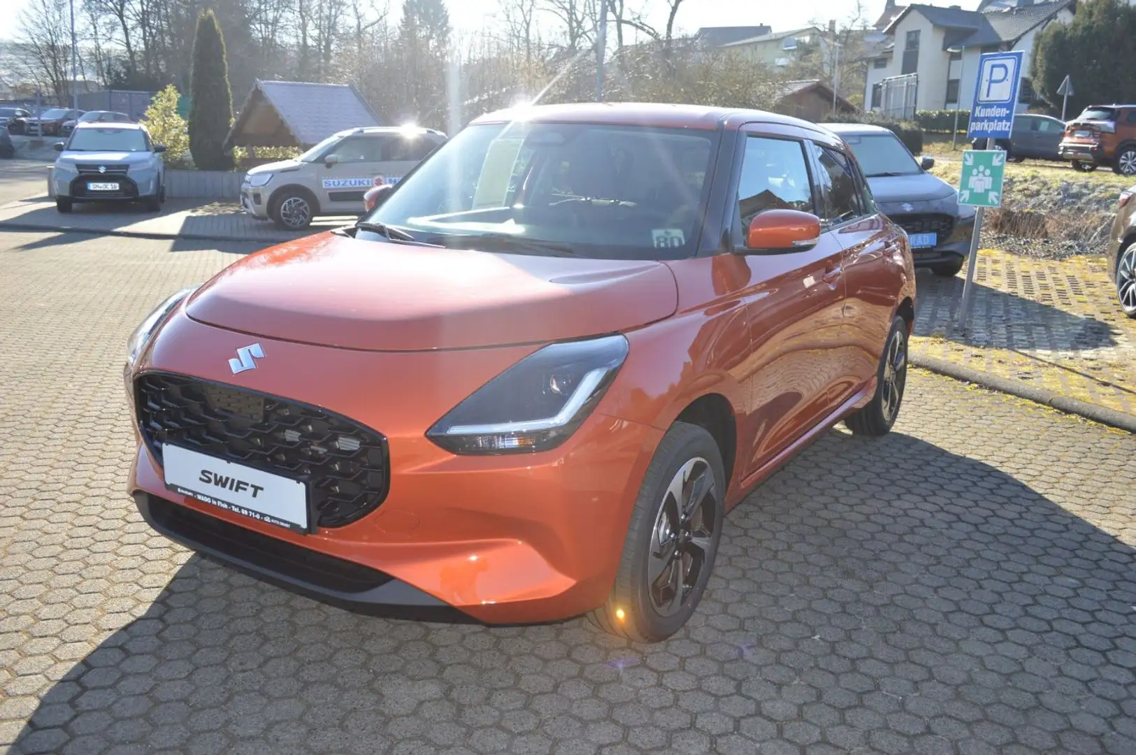 Suzuki Swift 1.2 DUALJET HYBRID ALLGRIP Comfort+*LED* Orange - 1
