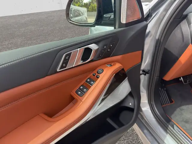 BMW X5 view 9
