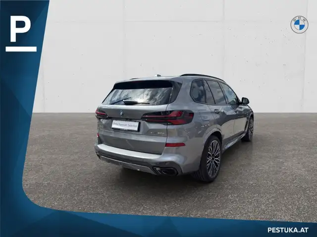 BMW X5 view 4
