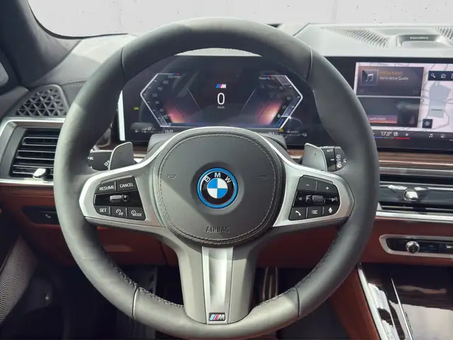 BMW X5 view 11