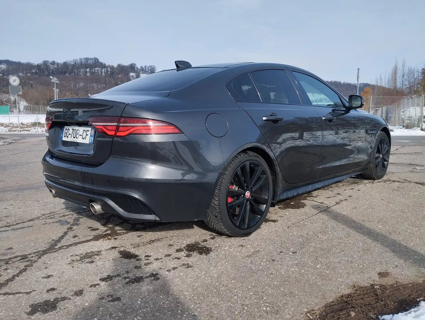 Jaguar XE XE P300 BVA AWD R-Dynamic HSE Gris - 2